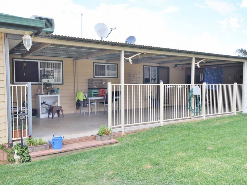 15 Henley Street, Young NSW 2594