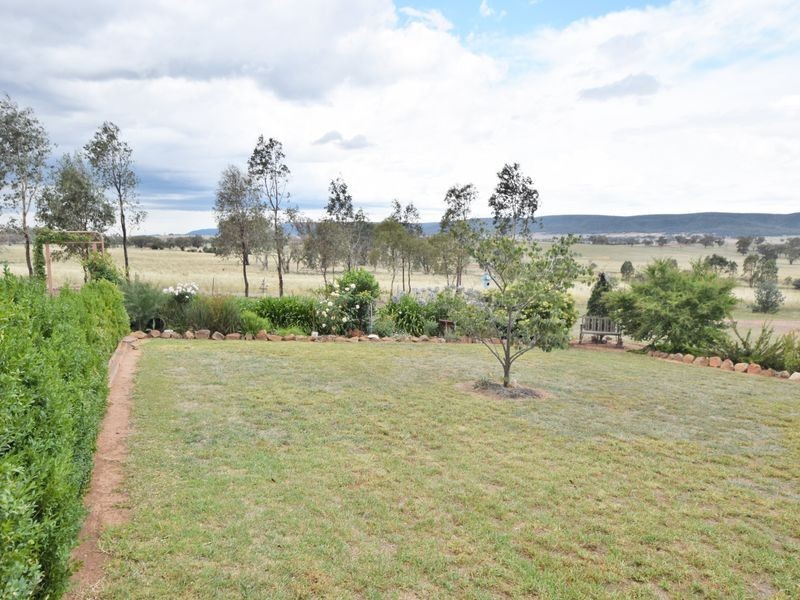 15 Henley Street, Young NSW 2594