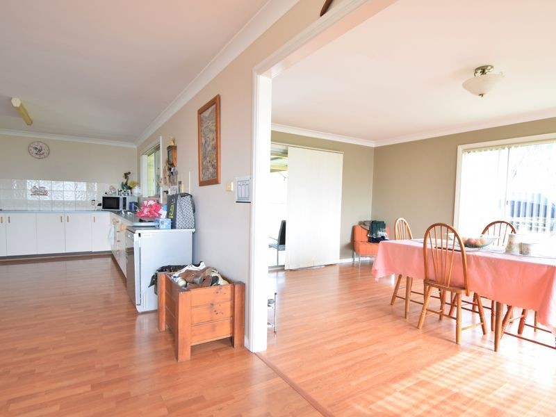 15 Henley Street, Young NSW 2594