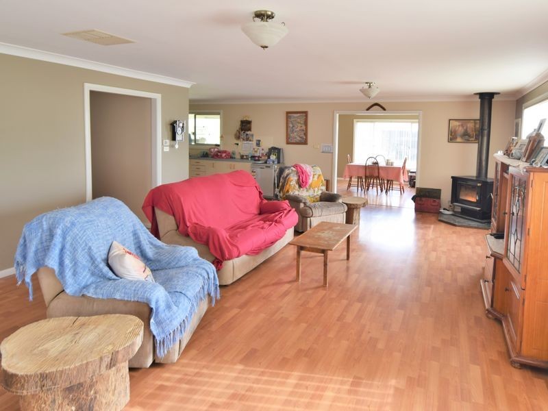 15 Henley Street, Young NSW 2594