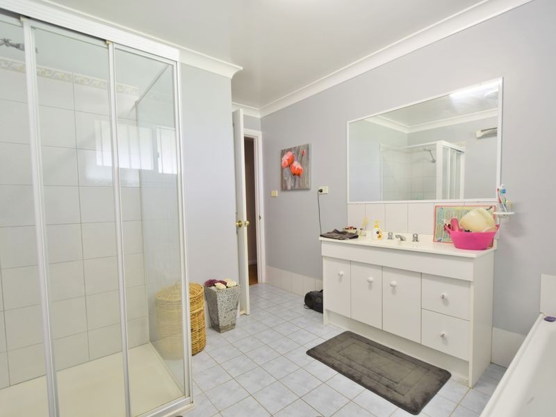 15 Henley Street, Young NSW 2594