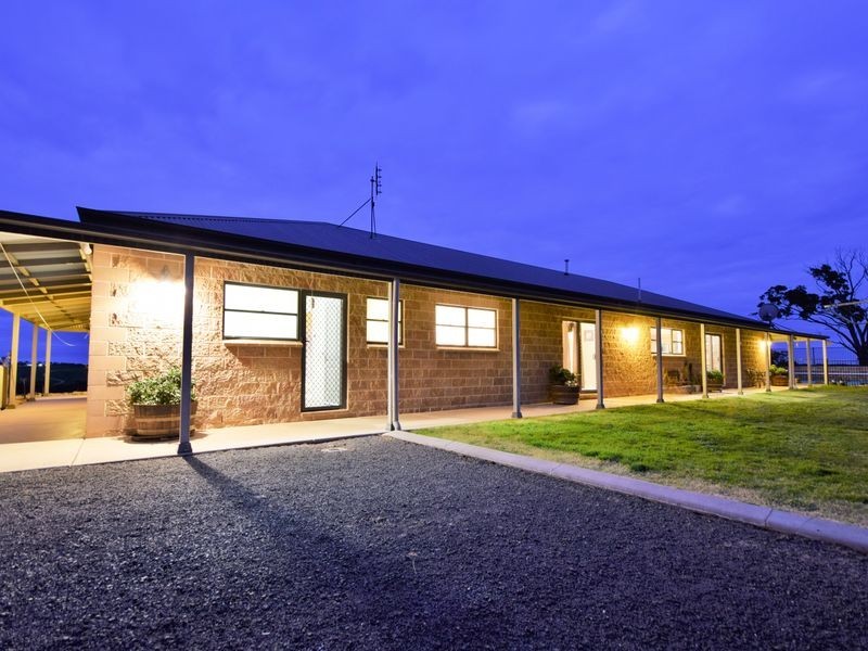 210 Bashams Lane, Young NSW 2594