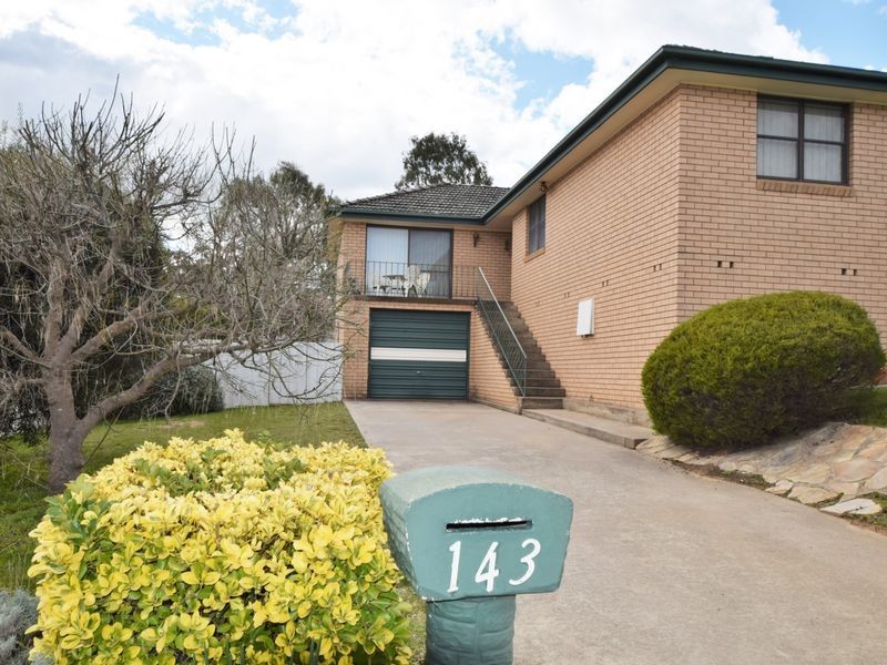 143 Edwards Street, Young NSW 2594