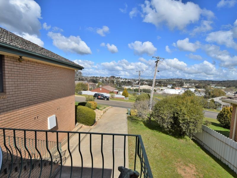 143 Edwards Street, Young NSW 2594