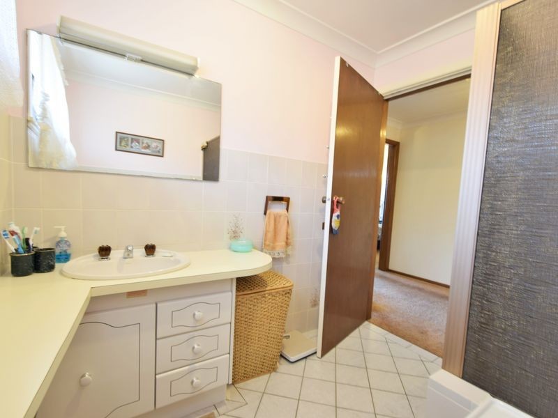 143 Edwards Street, Young NSW 2594