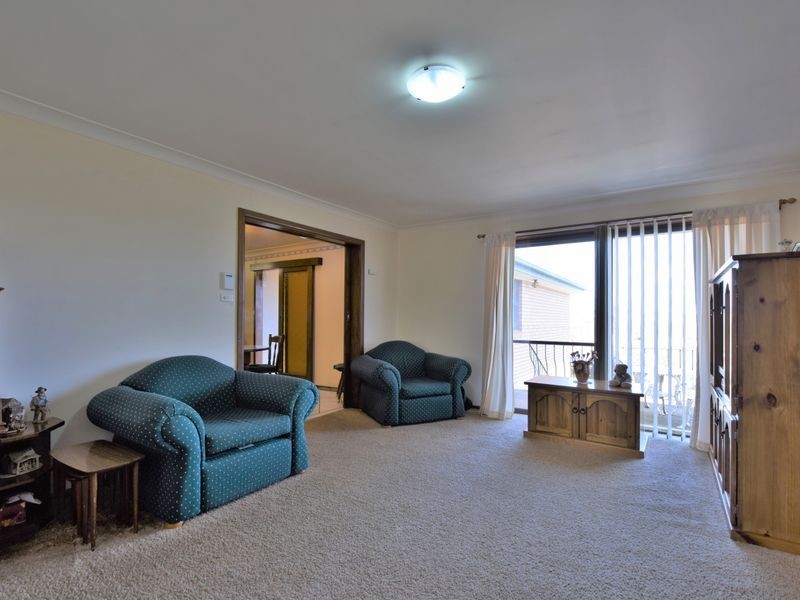 143 Edwards Street, Young NSW 2594