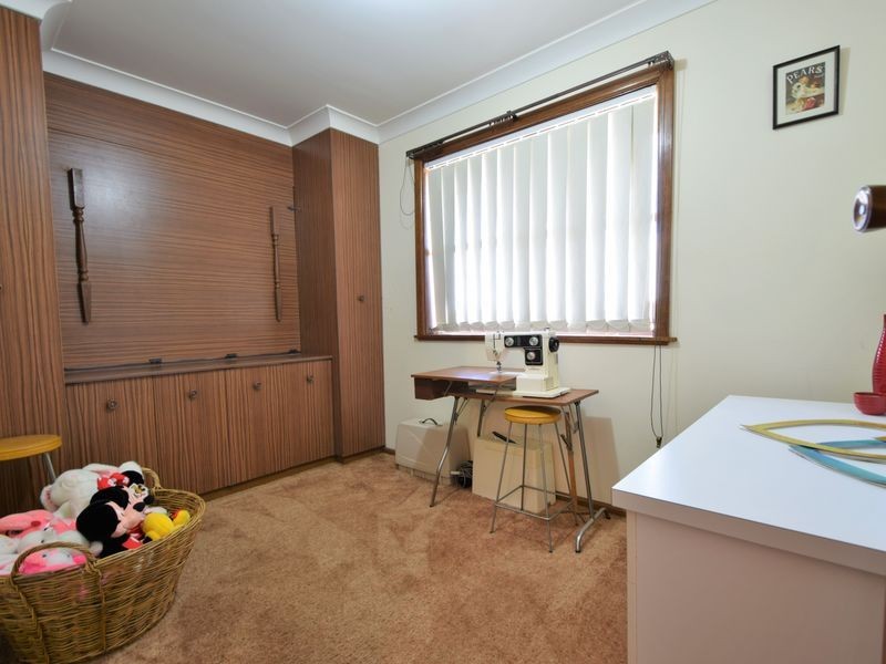 143 Edwards Street, Young NSW 2594