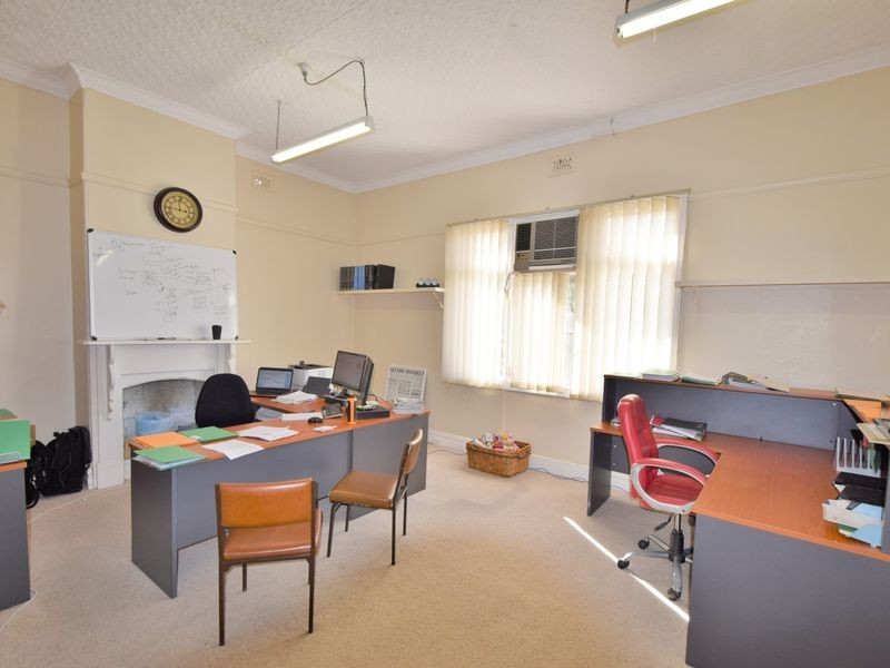 71 Lynch Street, Young NSW 2594