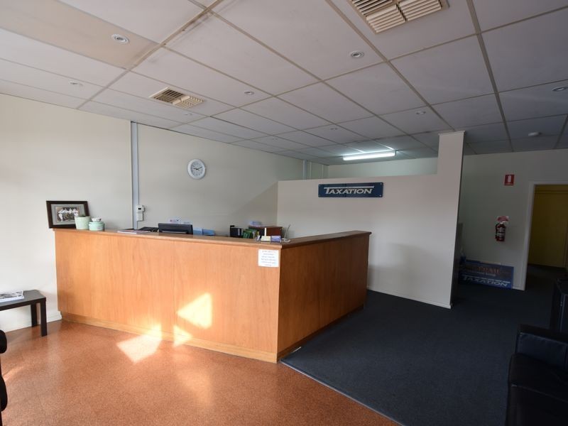 71 Lynch Street, Young NSW 2594