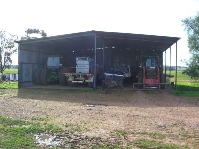 00 Somerset Weedallion, Young NSW 2594