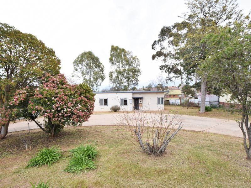 88 Blackett Avenue, Young NSW 2594