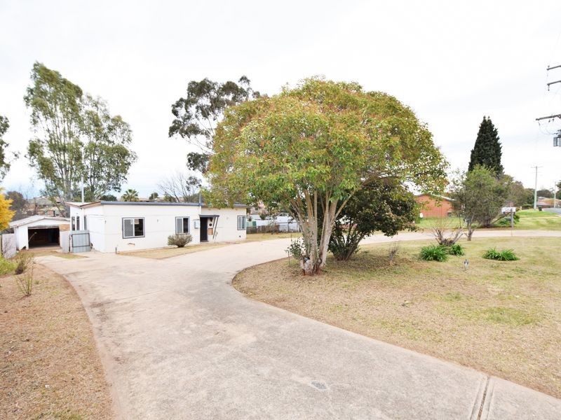 88 Blackett Avenue, Young NSW 2594