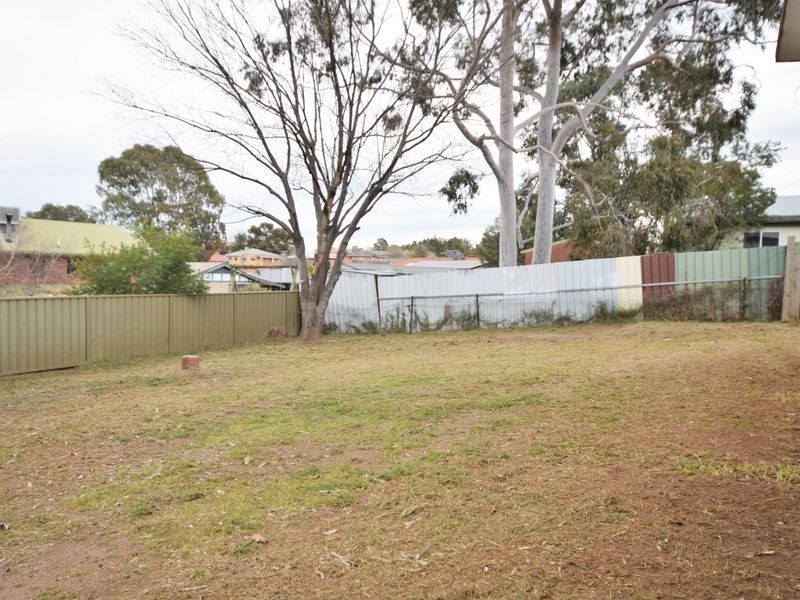 88 Blackett Avenue, Young NSW 2594