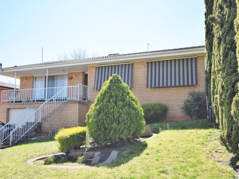 9 Barwang Street, Young NSW 2594