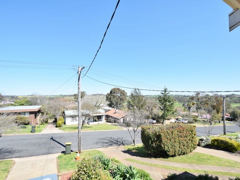 9 Barwang Street, Young NSW 2594