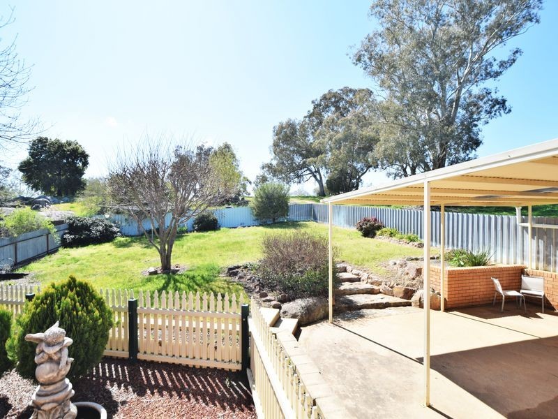 9 Barwang Street, Young NSW 2594