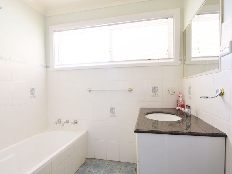 9 Barwang Street, Young NSW 2594