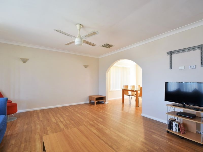 9 Barwang Street, Young NSW 2594