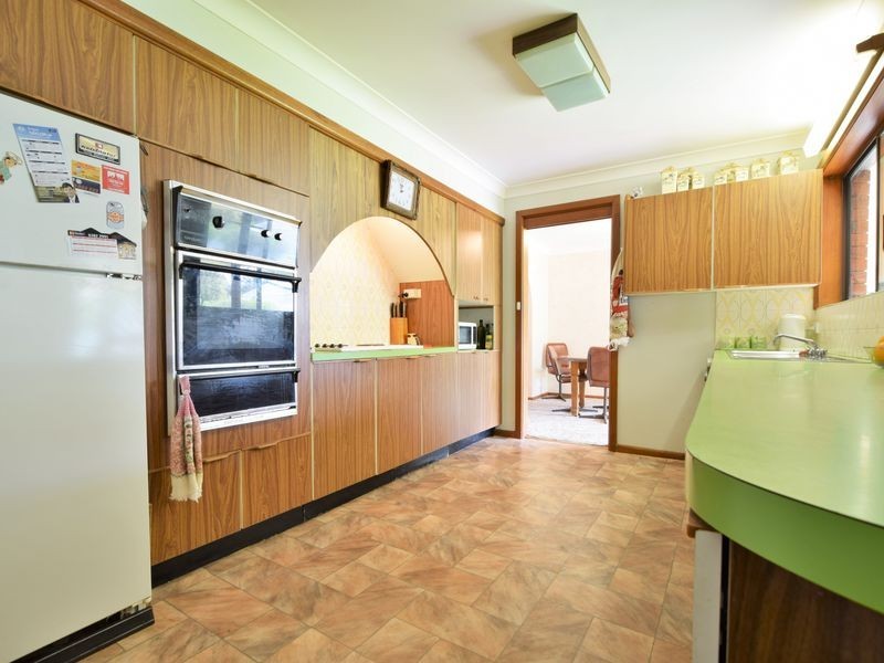 65 Blackett Avenue, Young NSW 2594