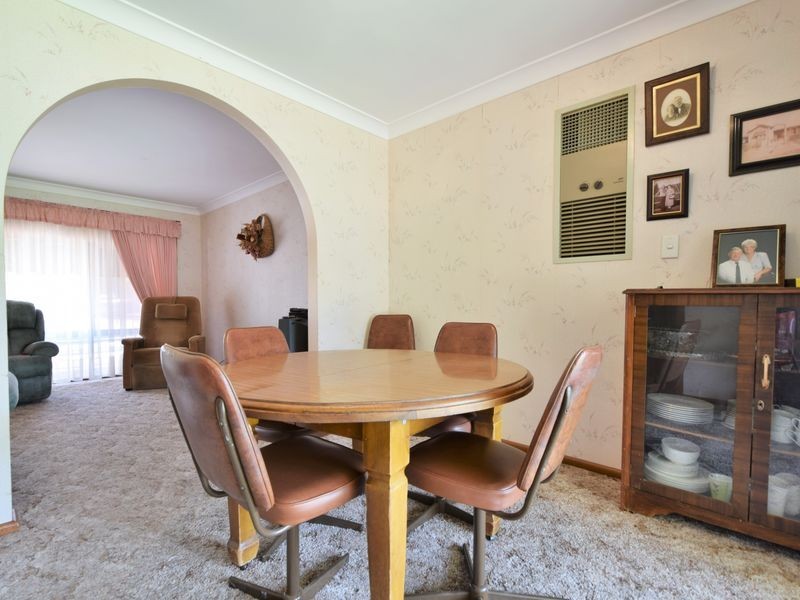 65 Blackett Avenue, Young NSW 2594