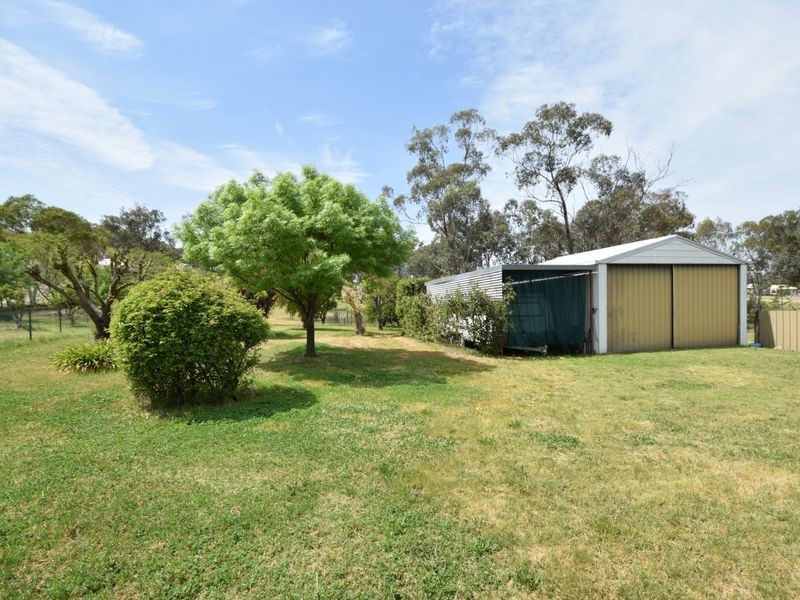 65 Blackett Avenue, Young NSW 2594