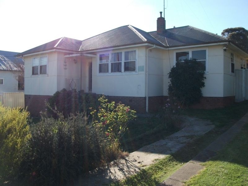 3 Brock Street, Young NSW 2594