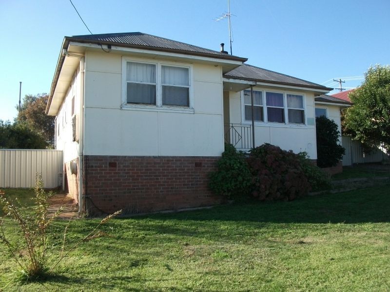 3 Brock Street, Young NSW 2594