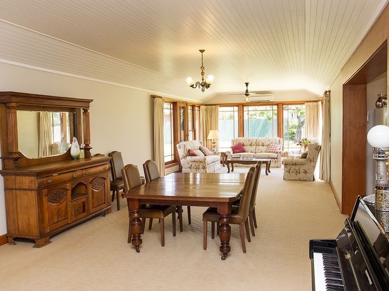 41 Edwards Street, Young NSW 2594
