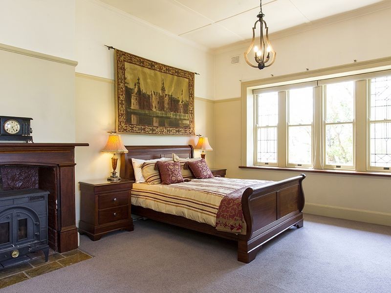 41 Edwards Street, Young NSW 2594