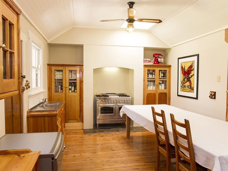 41 Edwards Street, Young NSW 2594