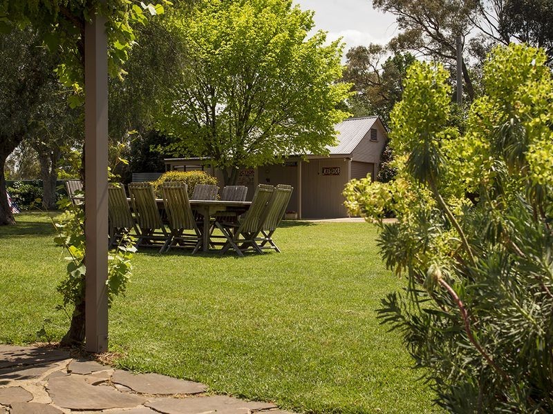 41 Edwards Street, Young NSW 2594