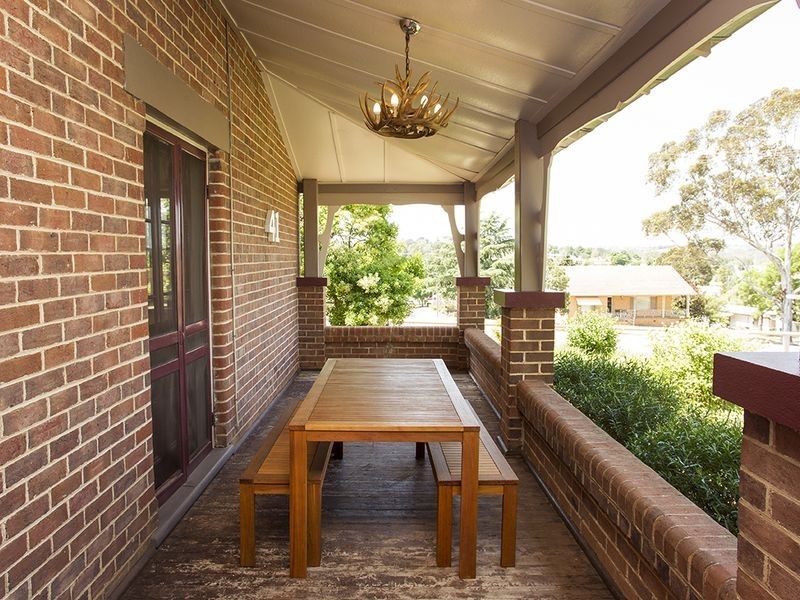 41 Edwards Street, Young NSW 2594