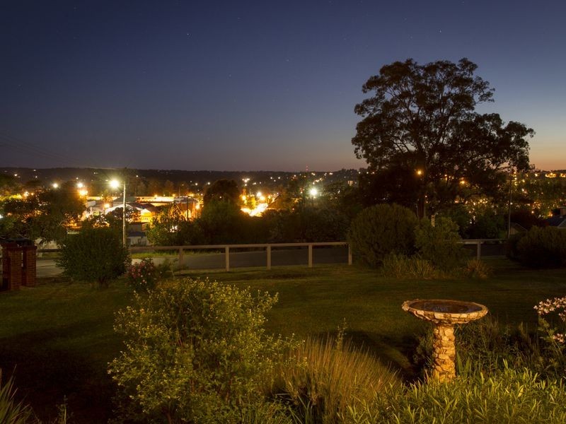 41 Edwards Street, Young NSW 2594