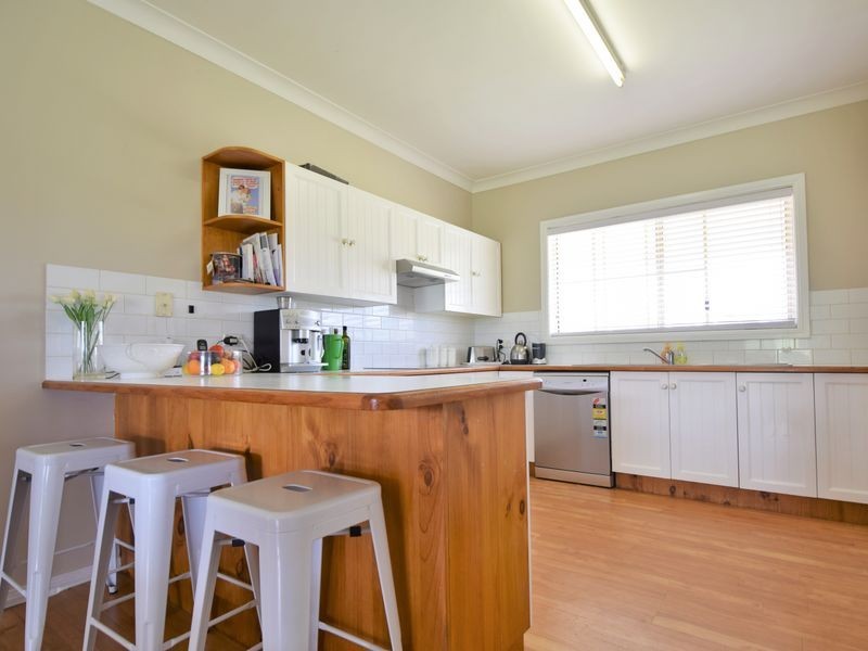 80 Normans Rd, Young NSW 2594