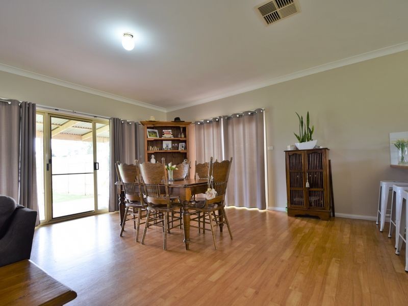 80 Normans Rd, Young NSW 2594