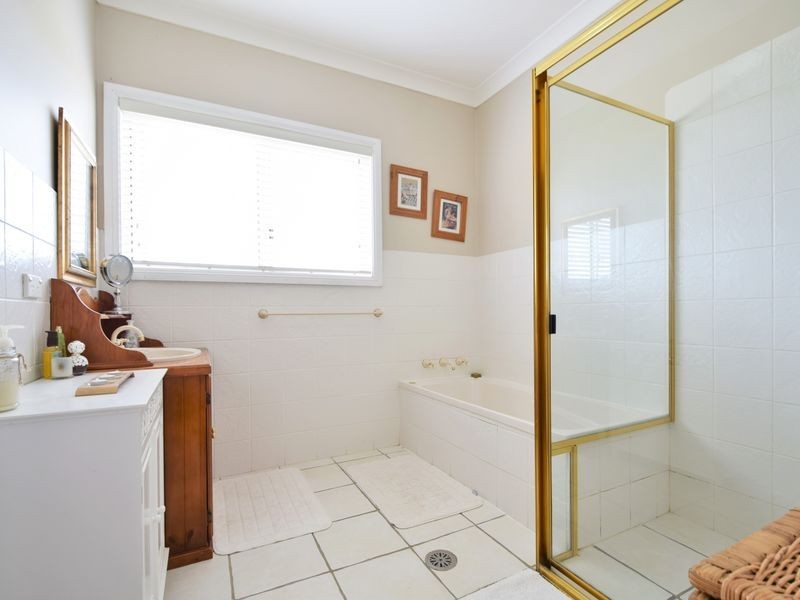 80 Normans Rd, Young NSW 2594