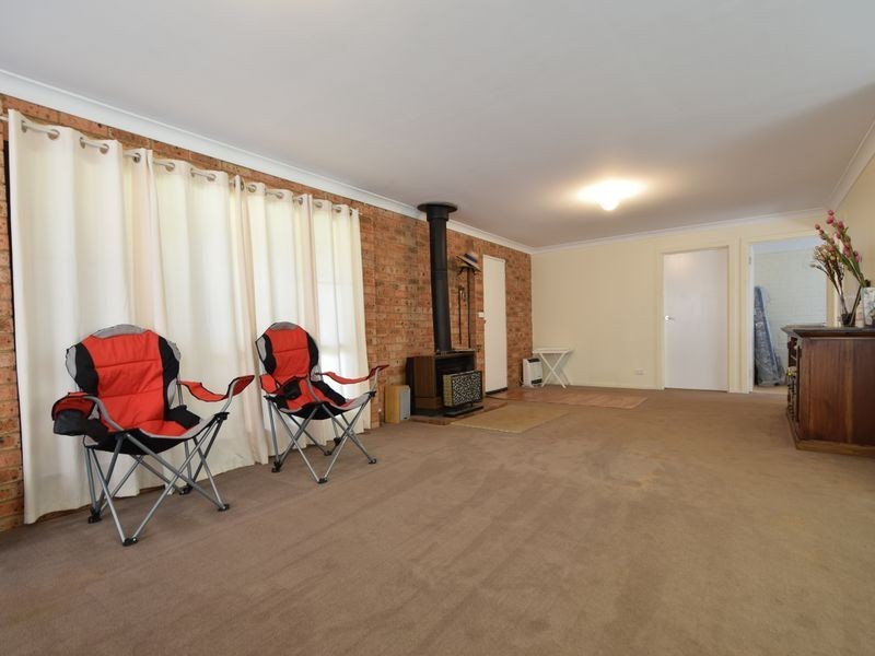 80 Normans Rd, Young NSW 2594