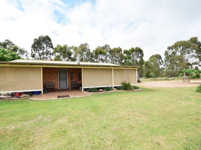 80 Normans Rd, Young NSW 2594