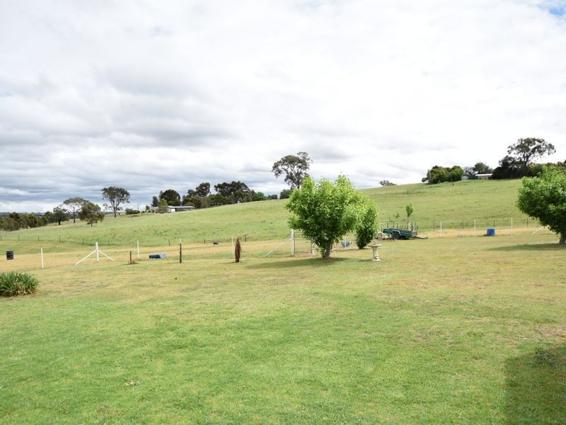 80 Normans Rd, Young NSW 2594