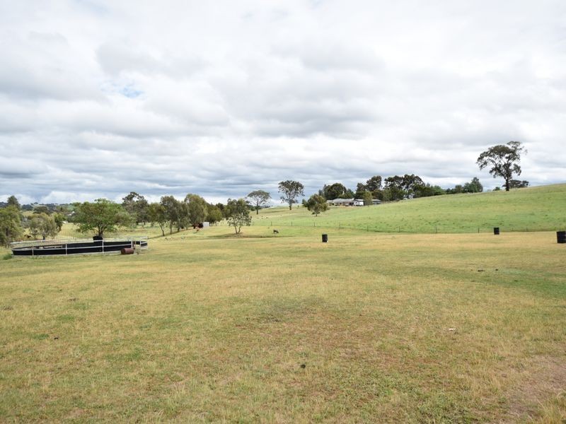 80 Normans Rd, Young NSW 2594