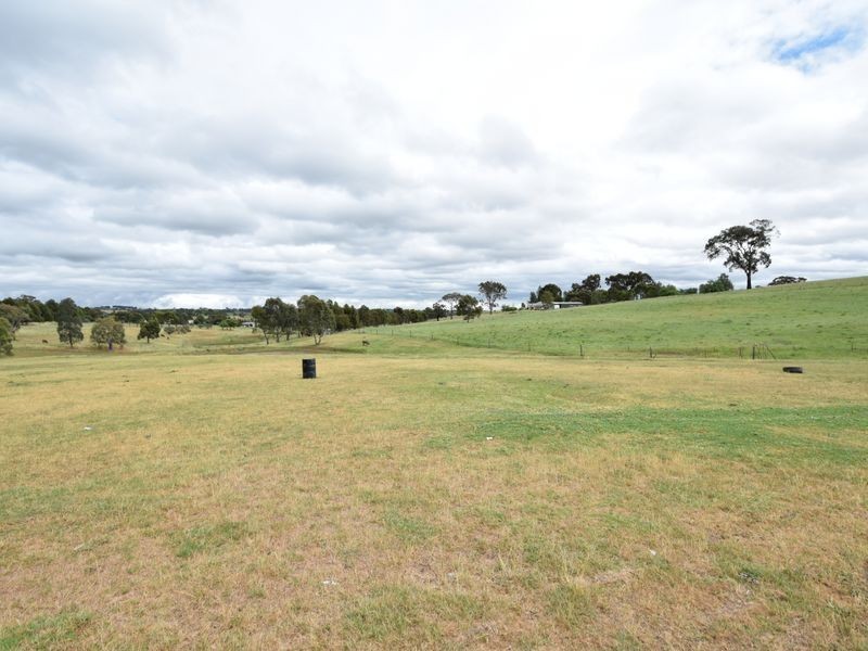 80 Normans Rd, Young NSW 2594