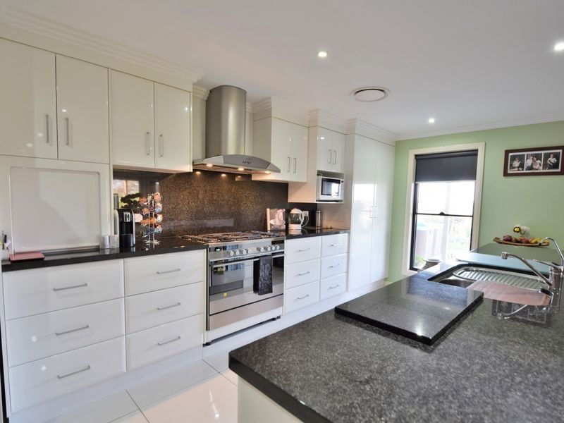 95 Belmore Road, Young NSW 2594