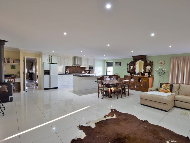 95 Belmore Road, Young NSW 2594