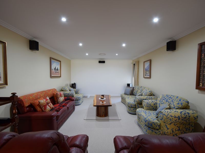 95 Belmore Road, Young NSW 2594