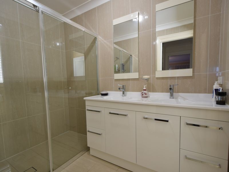 95 Belmore Road, Young NSW 2594