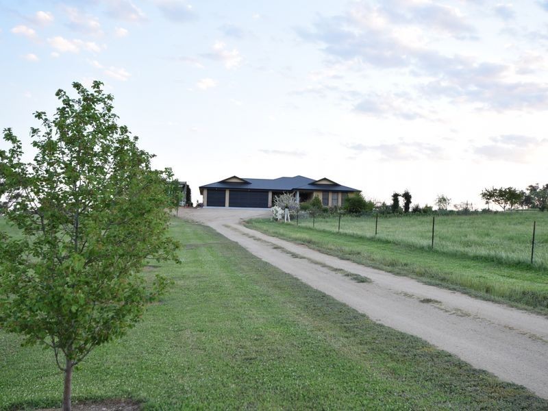 95 Belmore Road, Young NSW 2594