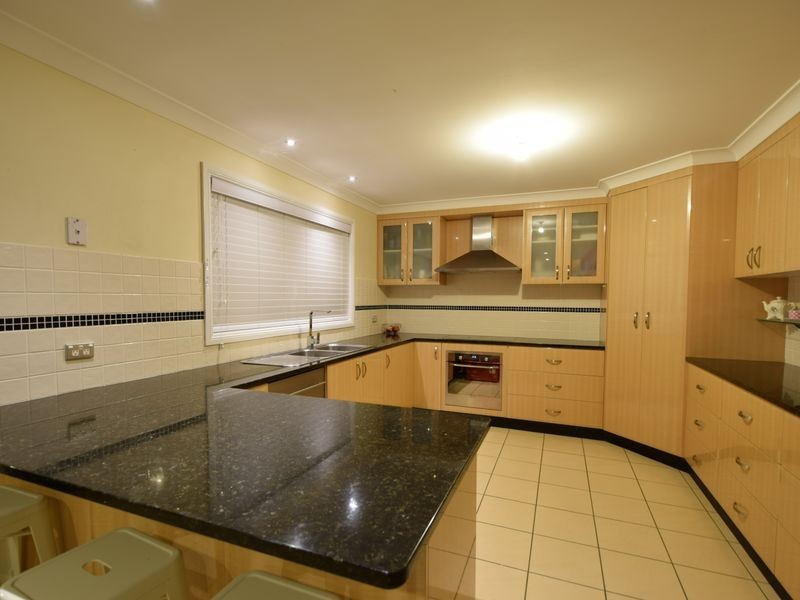 17 Old Monteagle Rd, Young NSW 2594