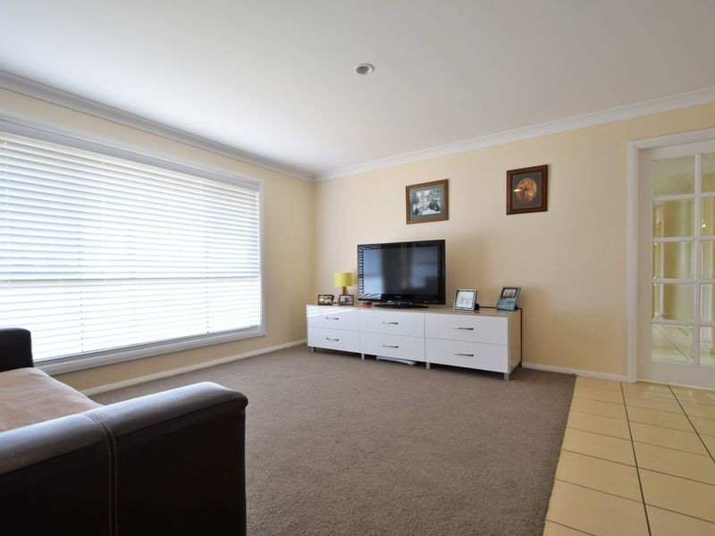 17 Old Monteagle Rd, Young NSW 2594