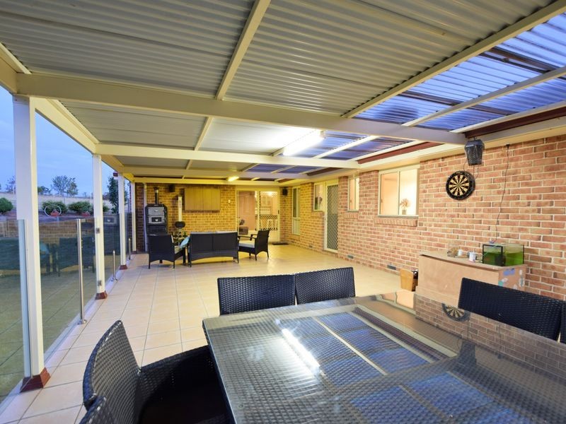 17 Old Monteagle Rd, Young NSW 2594