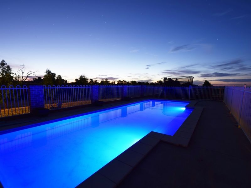 17 Old Monteagle Rd, Young NSW 2594